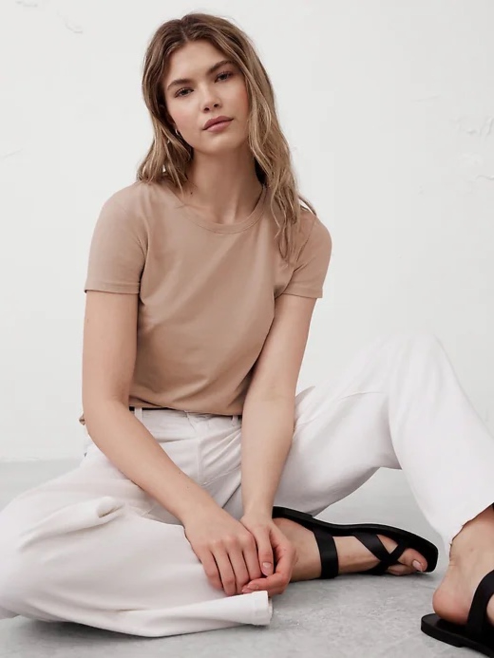 Banana Republic Short Sleeve Tee in Taupe Brown